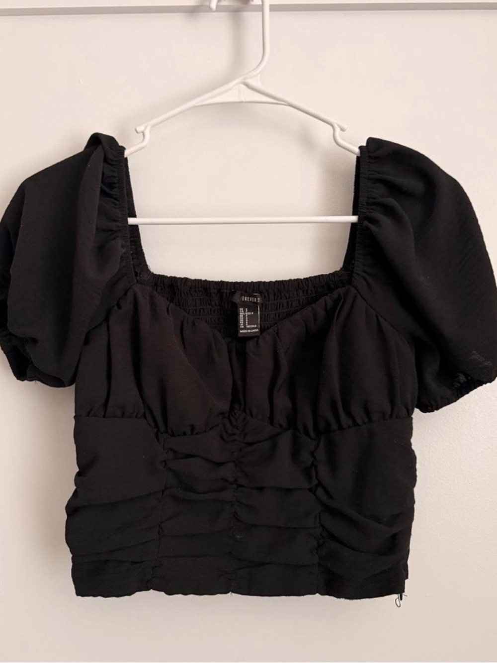 Forever 21 Black Puff-Sleeve Ruched Crop Top